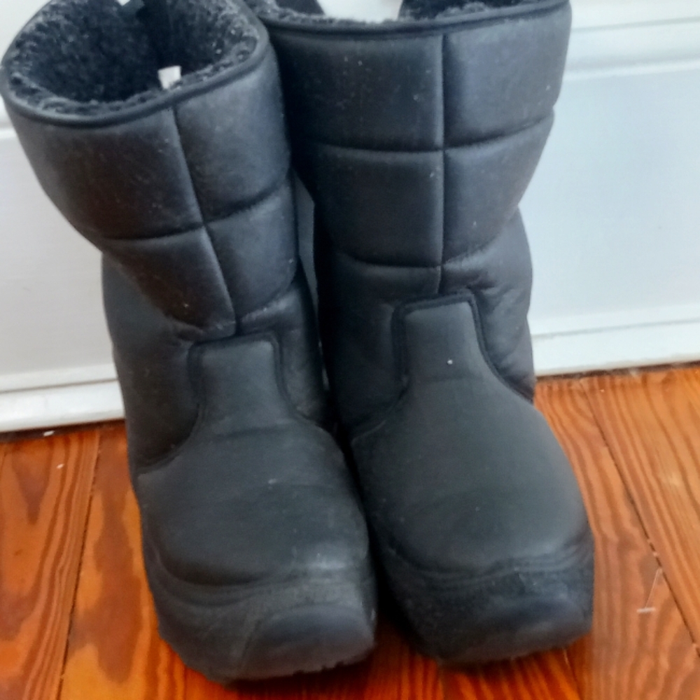 Black Explorers Winter Boots